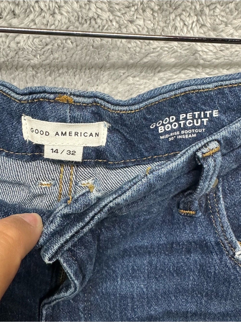 NWT Good American Good Petite Bootcut Jeans Size 14/32 Mid Rise Indigo Wash - Picture 3 of 12